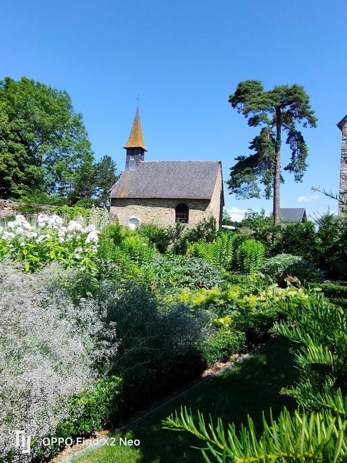 Hotel Domaine Du Manoir De Vains Esterno foto