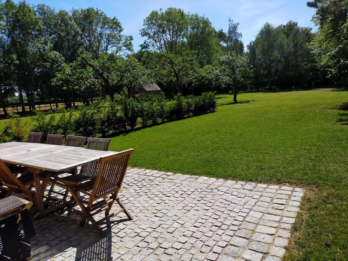 Hotel Domaine Du Manoir De Vains Esterno foto