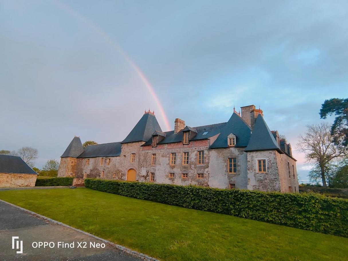 Hotel Domaine Du Manoir De Vains Esterno foto